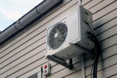 Pourquoi choisir une clim r&eacute;versible &agrave; Valcourt ?